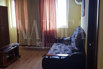 Apartament cu 2 camere semidecomandat, mobilat în Central