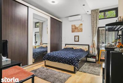 Casă cu 10 camere cu Teren 336 Mp în Colentina