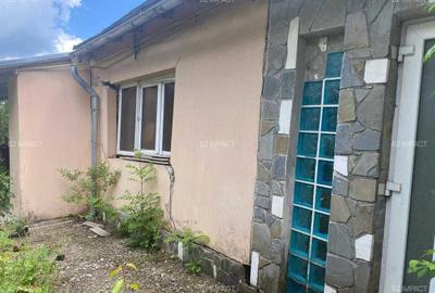 Casă cu 3 camere în Pietrișu - 4