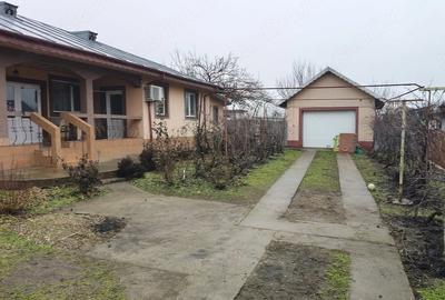 Casă cu Teren 1000 Mp în Central