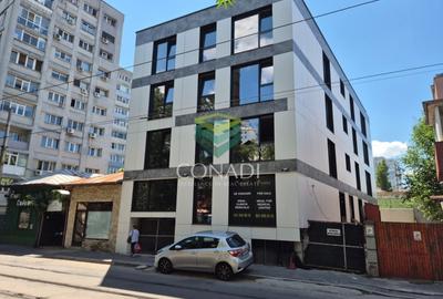 Apartament cu 2 camere decomandat în P-ța Victoriei