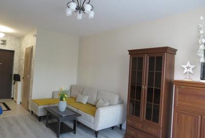 Apartament cu 3 camere semidecomandat, mobilat în Tudor