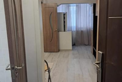 Garsonieră decomandată în George Enescu