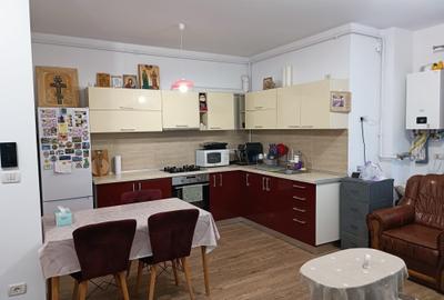 Apartament cu 2 camere semidecomandat în Cetate