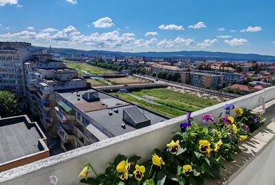 Apartament cu 3 camere decomandat în Central