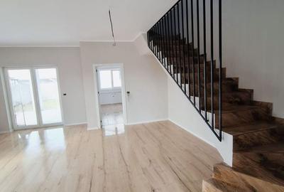 Duplex cu 4 camere cu Canalizare în Moșnița Veche - 4