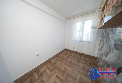 Garsonieră decomandată în Vest