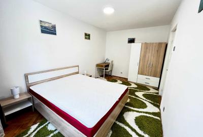 Apartament cu 3 camere semidecomandat în Dosu Bricii