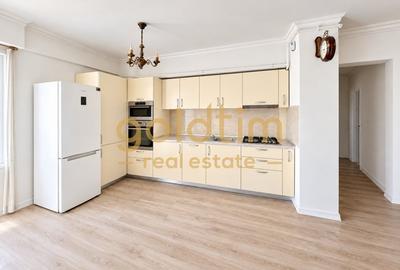 Apartament cu 3 camere decomandat, mobilat în Iancu Nicolae