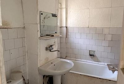 Apartament cu 3 camere semidecomandat în Central - 6