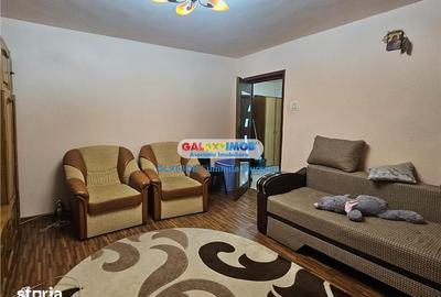 Apartament cu 2 camere decomandat, mobilat în Micro 4