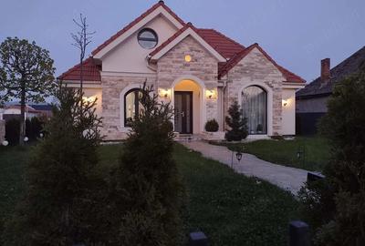 Casă cu Teren 545 Mp în Central
