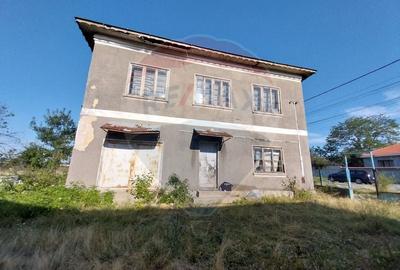 Casă individuală cu 5 camere cu Teren 1008 Mp în Bucovăț