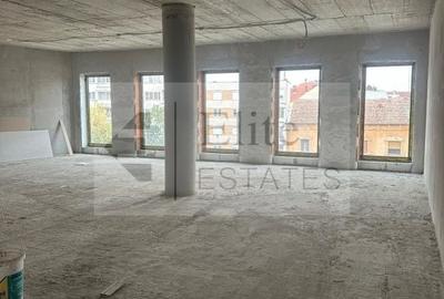 Spațiu comercial, de 198 mp, în Central