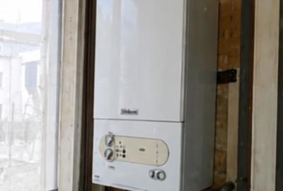 Apartament cu 3 camere decomandat în Centrul Civic