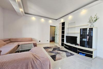 Apartament cu 3 camere decomandat în Drumul Taberei