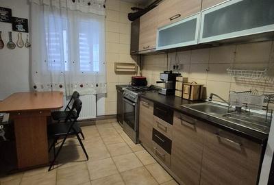 Apartament cu 3 camere decomandat în Tei - 1