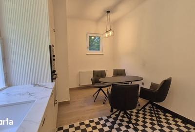 Apartament cu 2 camere decomandat în Centrul Istoric