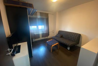 Apartament cu 3 camere semidecomandat în Brâncoveanu