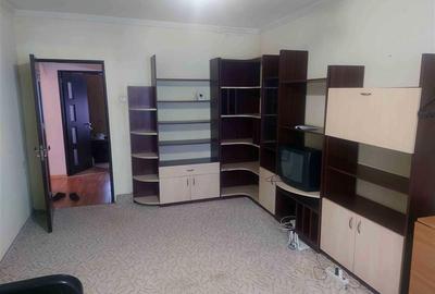 Apartament cu 3 camere decomandat, mobilat în Mircea cel Bătrân