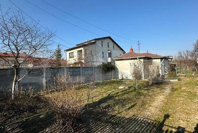 Casă cu Teren 350 Mp în Central