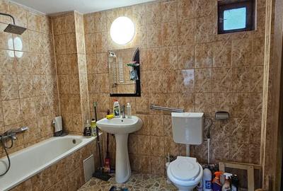 Casă individuală cu 3 camere cu Canalizare în Central - 9