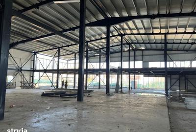 Spațiu comercial, de 2,500 mp, în Central