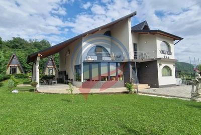 Casă cu 8 camere cu Teren 5574 Mp în Periferie