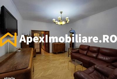 Apartament cu 3 camere semidecomandat în Moșilor