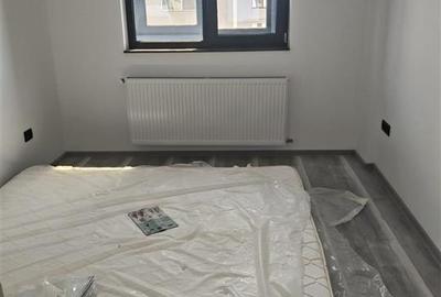 Apartament cu 3 camere decomandat în Apollo