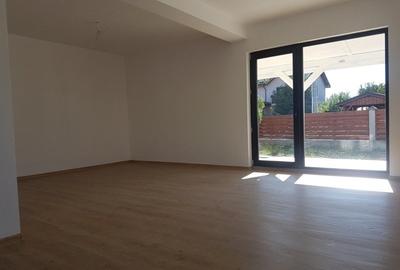 Duplex cu 12 camere cu Teren 1600 Mp în Domnești - 9