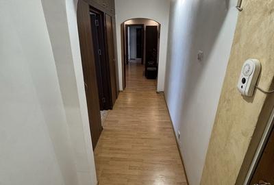 Apartament cu 2 camere semidecomandat în Rovine - 3