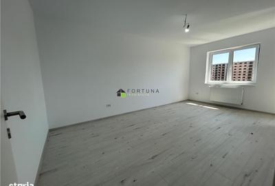 Garsonieră decomandată în Tractorul