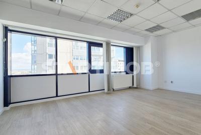 Birou, de 74.910003662109 mp, în Centrul Civic - 6