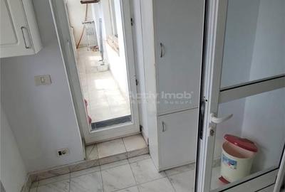 Apartament cu 3 camere în Decebal - 1