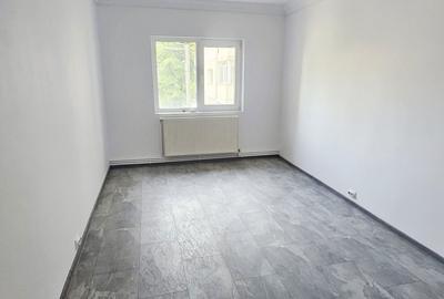 Apartament cu 3 camere decomandat în Central - 2