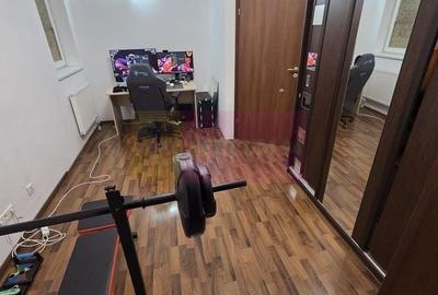 Apartament cu 3 camere decomandat în Titan - 10