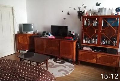 Garsonieră decomandată în Astra