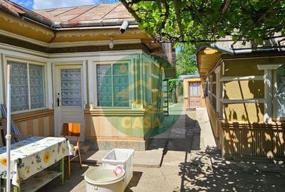 Casă cu 6 camere cu Teren 2000 Mp în Central