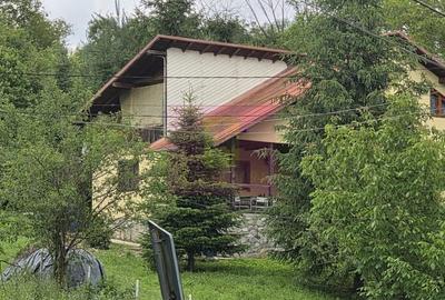 Casă cu 5 camere în Central