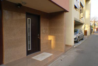 Casă cu 13 camere cu Canalizare în Dorobanți - 2