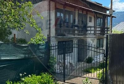 Casă cu Teren 200 Mp în Poiana - 2