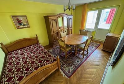 Apartament cu 3 camere decomandat, mobilat în Tudor