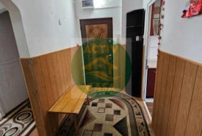 Apartament cu 3 camere decomandat în Roman - 3