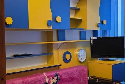 Apartament cu 2 camere decomandat în Micro 6 - 7
