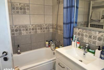Casă cu 3 camere cu Teren 200 Mp în Ipotești