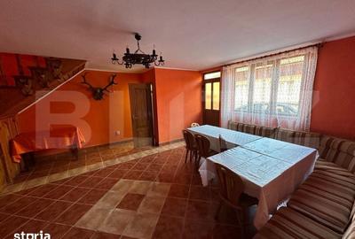 Casă cu 10 camere cu Teren 5500 Mp în Hârseni