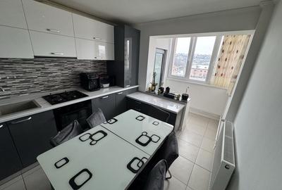 Apartament cu 3 camere decomandat în Ultracentral