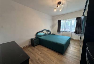 Apartament cu 3 camere decomandat în Răcădău