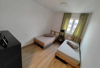 Apartament cu 4 camere decomandat, mobilat în Traian